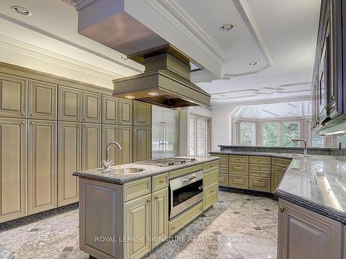 28 Old English Lane, Markham, ON - Indoor Photo Showing Kitchen