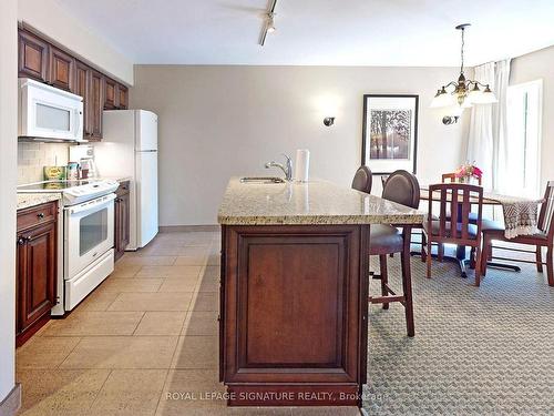 2006/20-90 Highland Dr, Oro-Medonte, ON - Indoor Photo Showing Kitchen