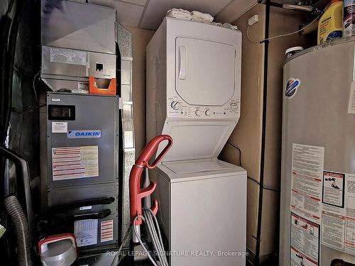 2006/20-90 Highland Dr, Oro-Medonte, ON - Indoor Photo Showing Laundry Room