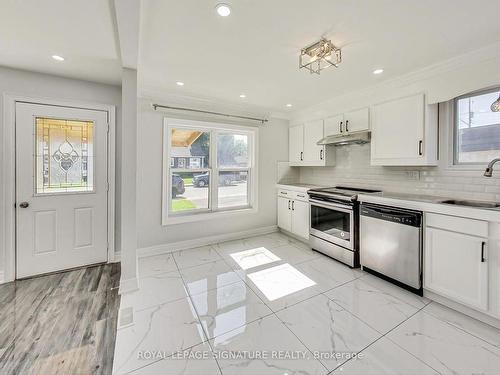 763 Tate Ave, Hamilton, ON - Indoor Photo Showing Kitchen