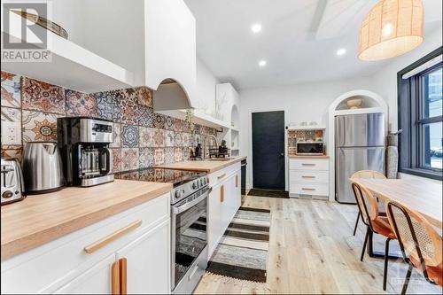 237 Nepean Street, Ottawa, ON - Indoor Photo Showing Kitchen With Upgraded Kitchen