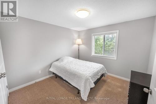 49 - 112 North Centre Road, London, ON - Indoor Photo Showing Bedroom