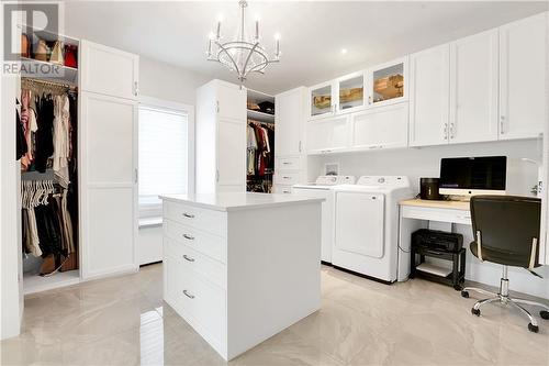 6686 Yacht Boulevard, Cornwall, ON - Indoor Photo Showing Laundry Room