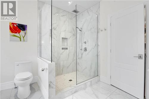 6686 Yacht Boulevard, Cornwall, ON - Indoor Photo Showing Bathroom