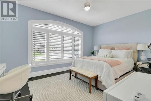 6686 Yacht Boulevard, Cornwall, ON - Indoor Photo Showing Bedroom