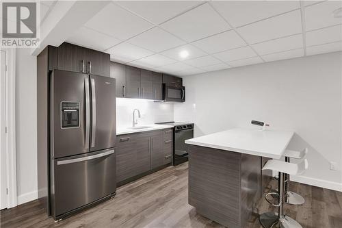 6686 Yacht Boulevard, Cornwall, ON - Indoor Photo Showing Kitchen