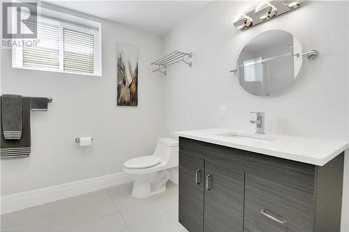 6686 Yacht Boulevard, Cornwall, ON - Indoor Photo Showing Bathroom