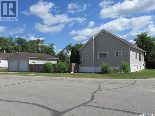 711 2Nd Street W, Nipawin, SK - Outdoor