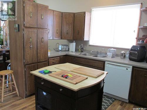 711 2Nd Street W, Nipawin, SK - Indoor Photo Showing Kitchen With Double Sink