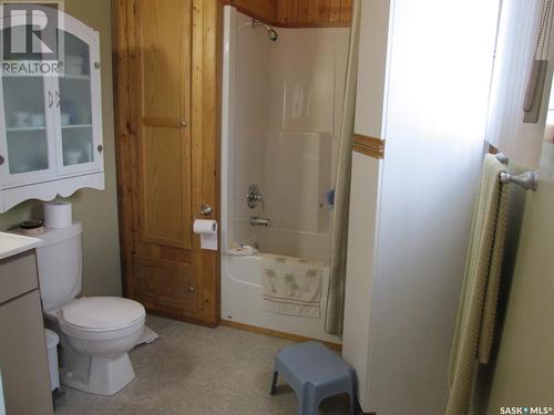 711 2Nd Street W, Nipawin, SK - Indoor Photo Showing Bathroom