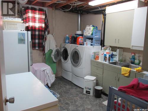 711 2Nd Street W, Nipawin, SK - Indoor Photo Showing Laundry Room