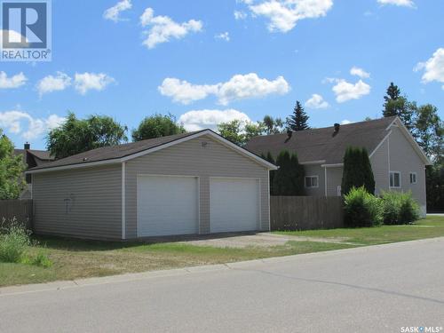 711 2Nd Street W, Nipawin, SK - Outdoor