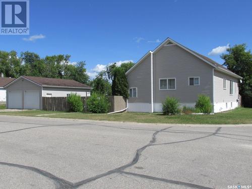 711 2Nd Street W, Nipawin, SK - Outdoor