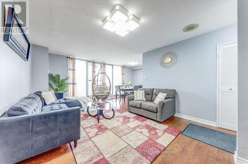 1604 - 100 Prudential Drive, Toronto (Dorset Park), ON - Indoor Photo Showing Living Room