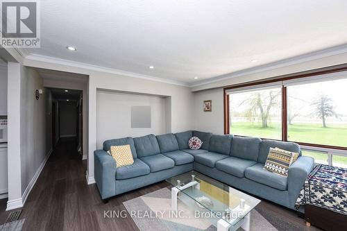 14771 Dixie Road, Caledon, ON - Indoor Photo Showing Living Room