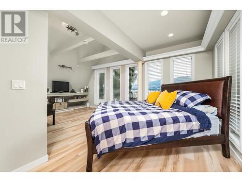 8180 Tronson Road, Vernon, BC - Indoor Photo Showing Bedroom