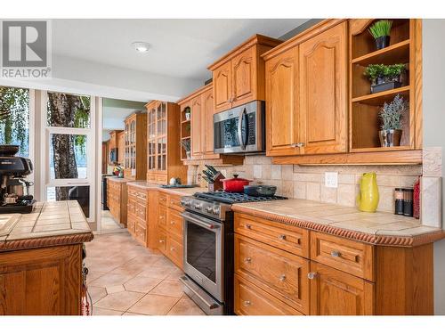 8180 Tronson Road, Vernon, BC - Indoor Photo Showing Kitchen