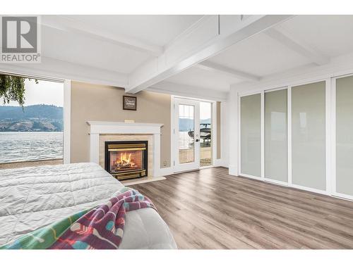 8180 Tronson Road, Vernon, BC - Indoor With Fireplace