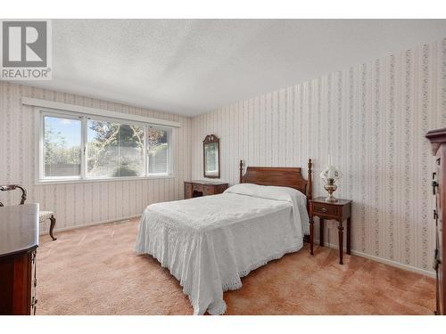 1201 Cameron Avenue Unit# 54, Kelowna, BC - Indoor Photo Showing Bedroom