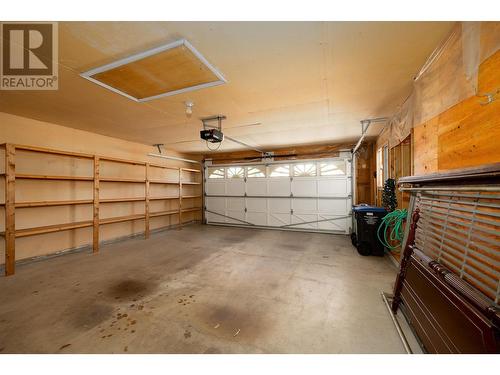 1201 Cameron Avenue Unit# 54, Kelowna, BC - Indoor Photo Showing Garage