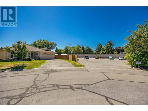 1201 Cameron Avenue Unit# 54, Kelowna, BC - Outdoor