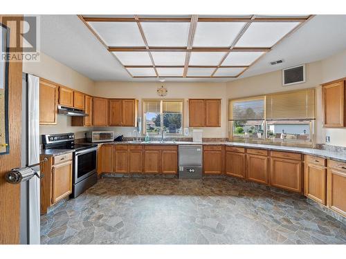 1201 Cameron Avenue Unit# 54, Kelowna, BC - Indoor Photo Showing Kitchen