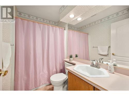 1201 Cameron Avenue Unit# 54, Kelowna, BC - Indoor Photo Showing Bathroom