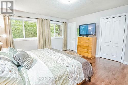 197 Park Avenue, East Gwillimbury, ON - Indoor Photo Showing Bedroom