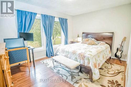 197 Park Avenue, East Gwillimbury, ON - Indoor Photo Showing Bedroom