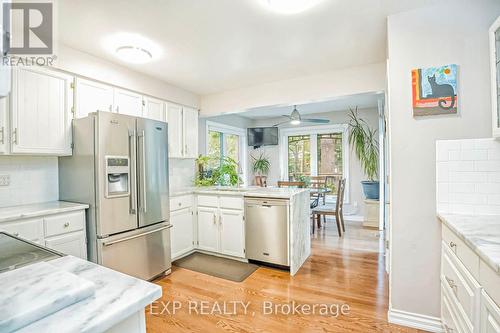 197 Park Avenue, East Gwillimbury, ON - Indoor Photo Showing Kitchen