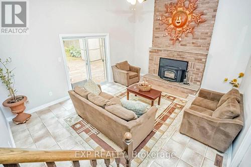 197 Park Avenue, East Gwillimbury, ON - Indoor Photo Showing Living Room With Fireplace