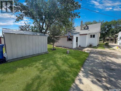 5261 Kings Avenue, Gull Lake, SK - Outdoor