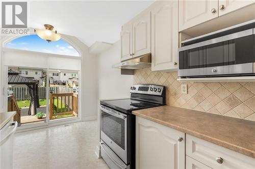 548 Chardonnay Drive, Ottawa, ON - Indoor Photo Showing Kitchen