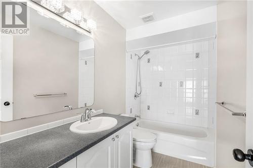 Main Bath - 548 Chardonnay Drive, Ottawa, ON - Indoor Photo Showing Bathroom