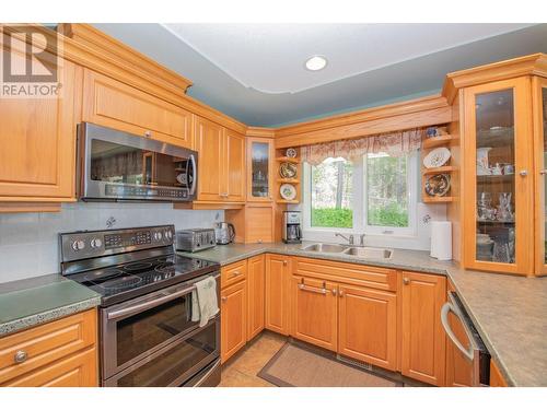 7775 Chew Road, Vernon, BC - Indoor Photo Showing Kitchen With Double Sink