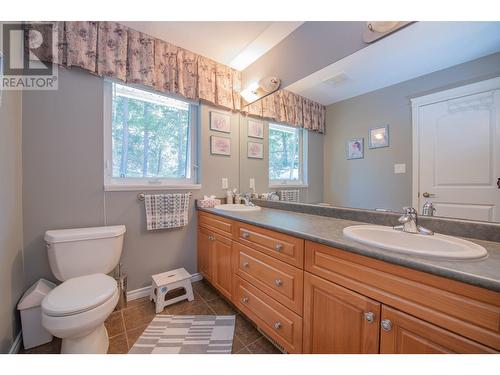 7775 Chew Road, Vernon, BC - Indoor Photo Showing Bathroom