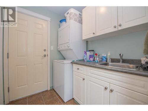 7775 Chew Road, Vernon, BC - Indoor Photo Showing Laundry Room