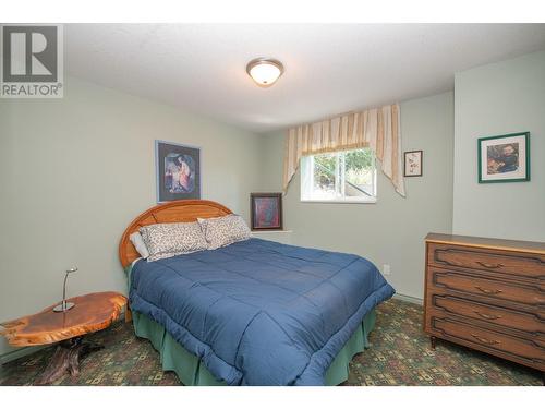 7775 Chew Road, Vernon, BC - Indoor Photo Showing Bedroom