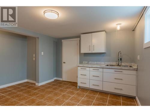 1980 Fifth  Avenue, Trail, BC - Indoor Photo Showing Kitchen With Double Sink