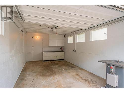 1980 Fifth  Avenue, Trail, BC - Indoor Photo Showing Garage