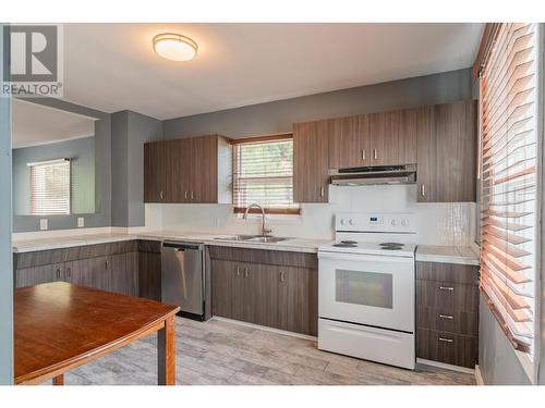 1980 Fifth  Avenue, Trail, BC - Indoor Photo Showing Kitchen With Double Sink