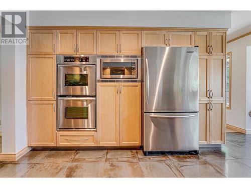 8349 Okanagan Landing Road, Vernon, BC - Indoor Photo Showing Kitchen