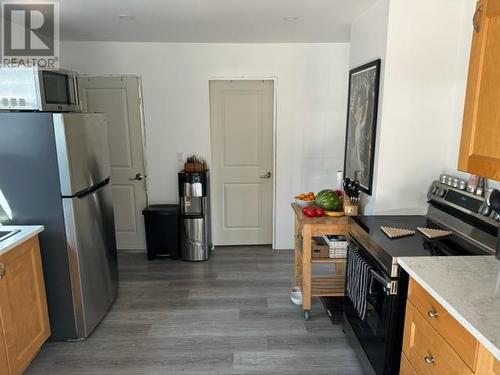 9 Branchflower Road Sw, Salmon Arm, BC - Indoor Photo Showing Kitchen