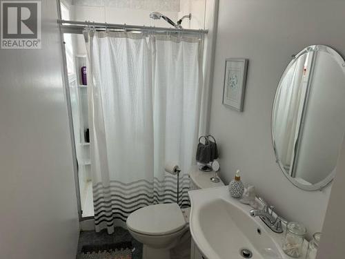 9 Branchflower Road Sw, Salmon Arm, BC - Indoor Photo Showing Bathroom