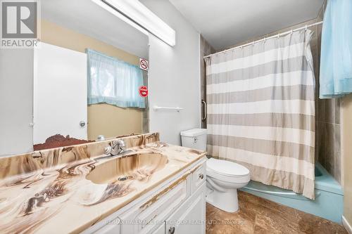 1652 Taunton Road, Clarington, ON - Indoor Photo Showing Bathroom