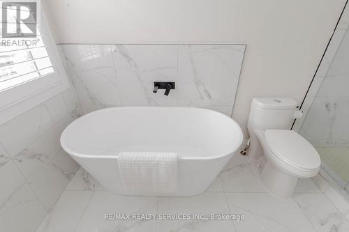 12 Benmore Crescent, Brampton (Vales Of Castlemore), ON - Indoor Photo Showing Bathroom