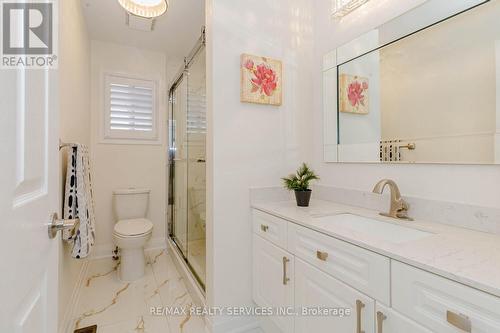 12 Benmore Crescent, Brampton (Vales Of Castlemore), ON - Indoor Photo Showing Bathroom