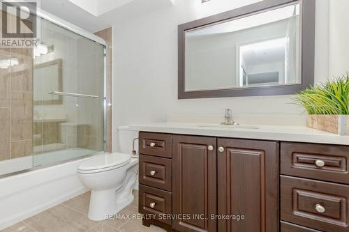 12 Benmore Crescent, Brampton (Vales Of Castlemore), ON - Indoor Photo Showing Bathroom