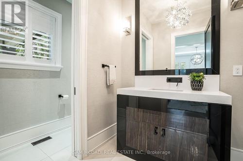 231 Wedgewood Drive, Oakville (Eastlake), ON - Indoor Photo Showing Bathroom