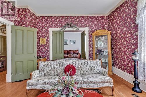 4225 Highway 7, Asphodel-Norwood, ON - Indoor Photo Showing Living Room